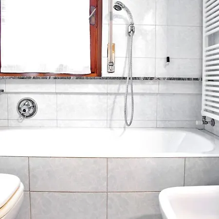 Under Historical Upper Town And Close To The Center ! Apartman *