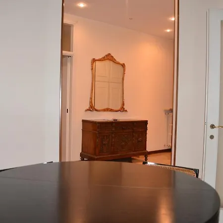 Apartment Under Historical Upper Town And Close To The Center !