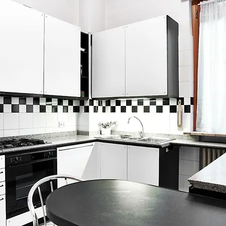 Under Historical Upper Town And Close To The Center ! Apartment Bergamo