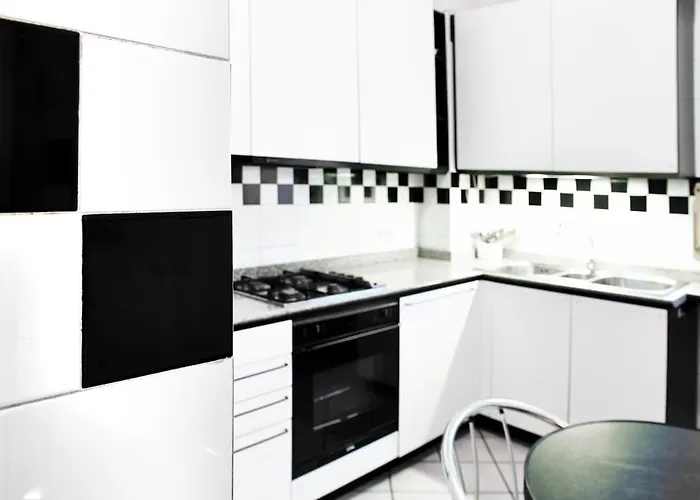 Under Historical Upper Town And Close To The Center ! Apartment *